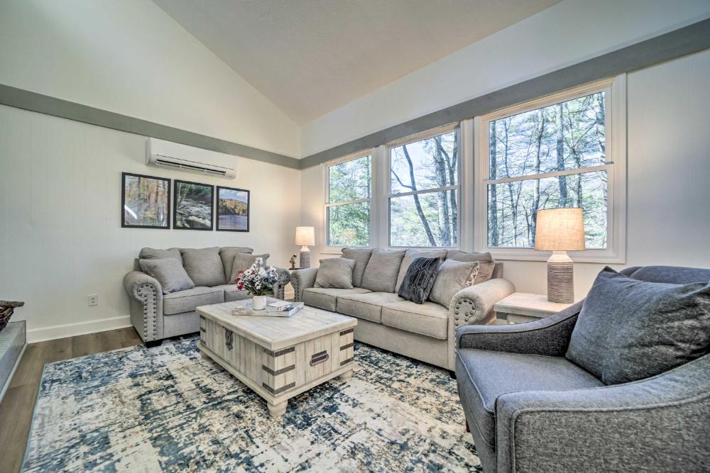 Sapphire Home with Grill and Pool Access